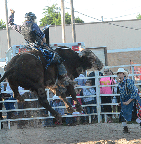 bull-a-rama-garrett-wickett-elgin-review-2015-dennis0905 Wickett's bull went airborne during the ride that gave him the win.