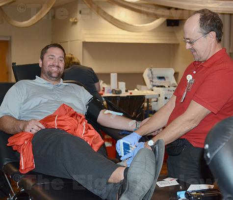 bloodmobile-elgin-review-2015_9698 Randy Eisenhauer is in a giving mood today.